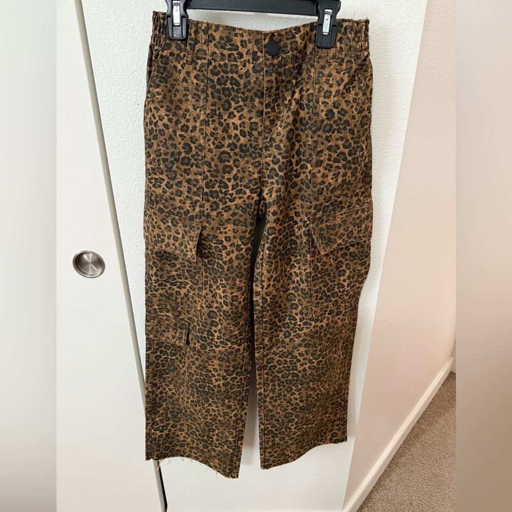 No Boundaries Leopard Cargo Pants XXS/00